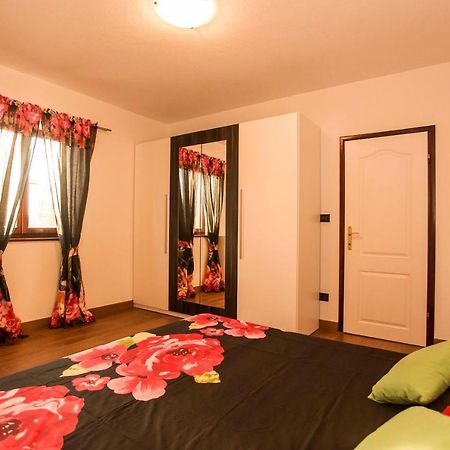 Holiday House Alex Rovinj Luaran gambar