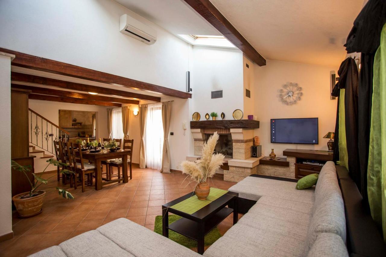 Holiday House Alex Rovinj Luaran gambar