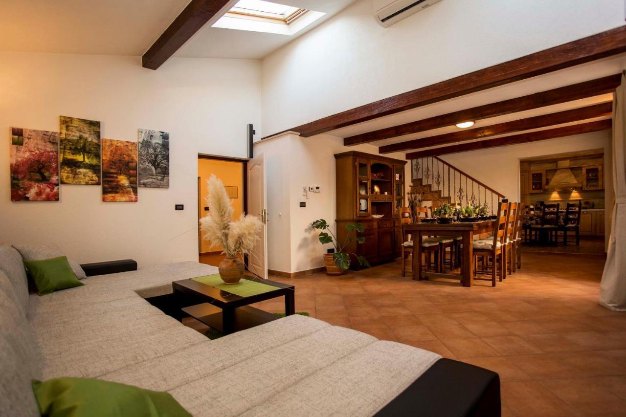 Holiday House Alex Rovinj Luaran gambar