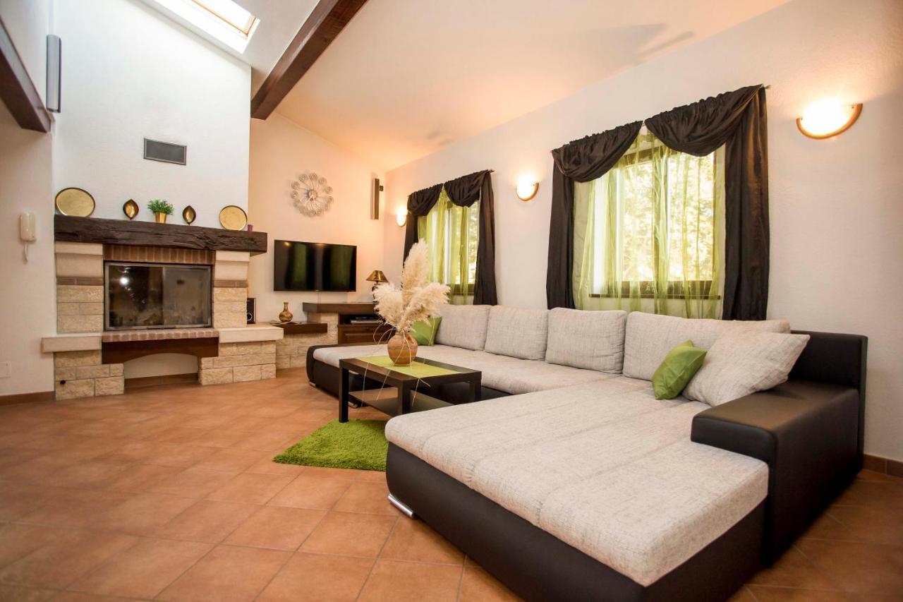 Holiday House Alex Rovinj Luaran gambar