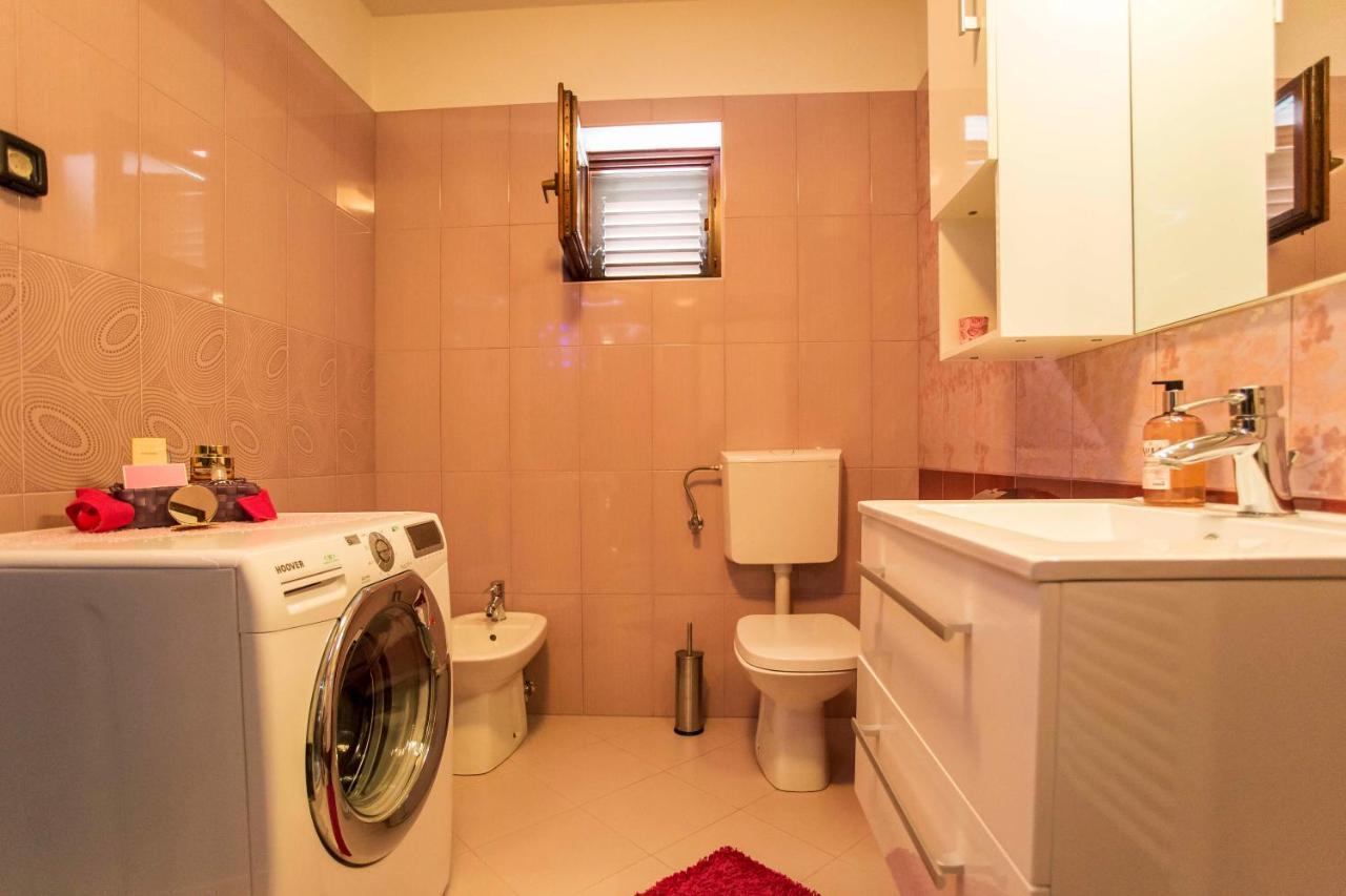 Holiday House Alex Rovinj Luaran gambar